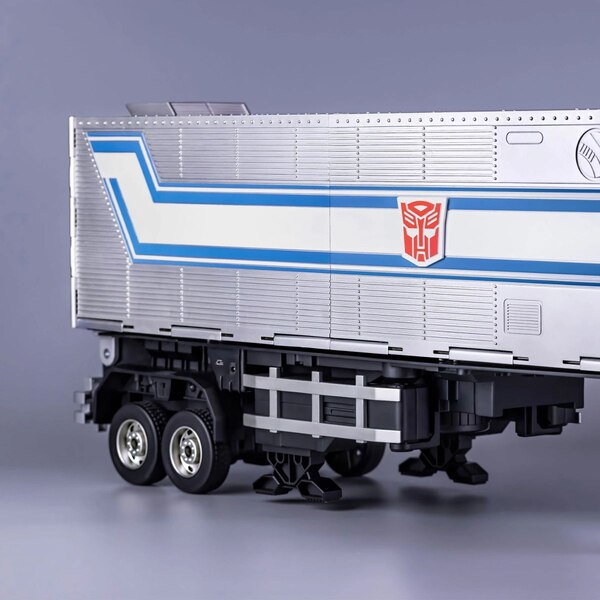  Robosen Transformers Optimus Prime Auto Converting Trailer With Roller Preorders  (15 of 19)